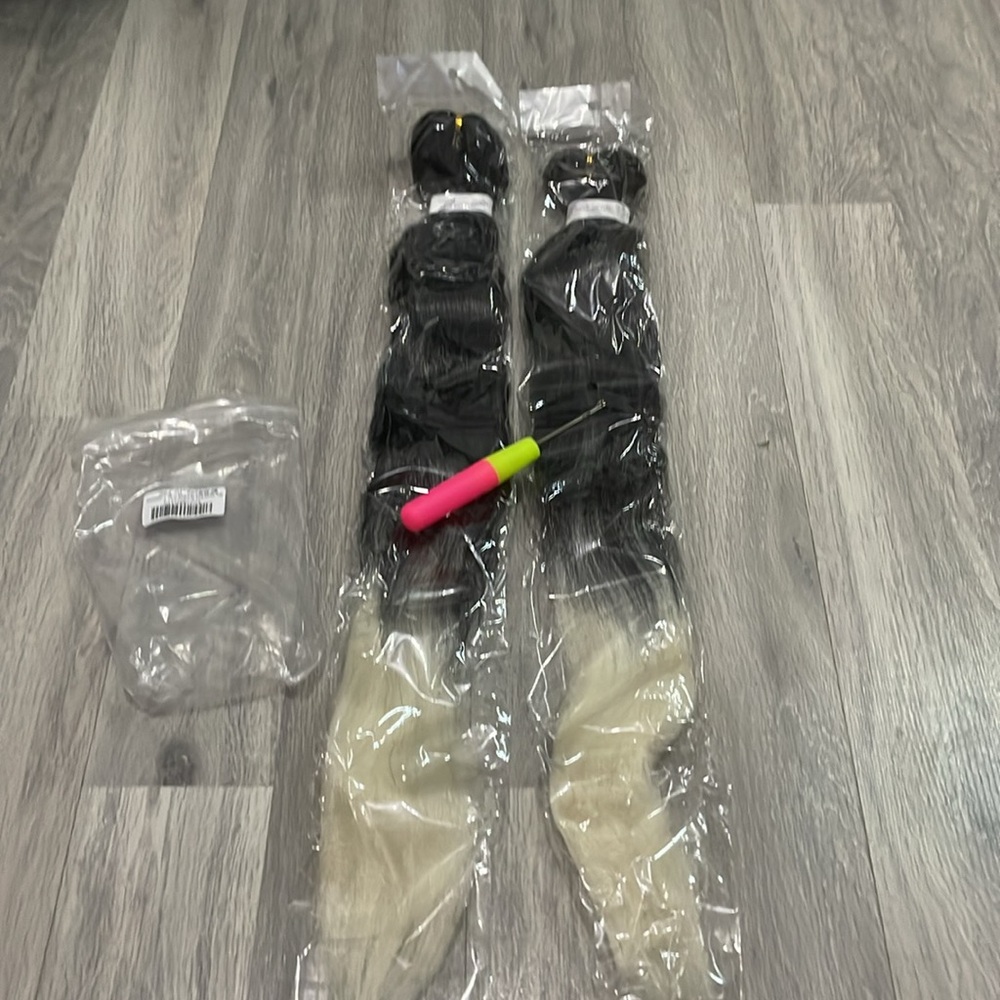Pack of 2 braiding hair 28”